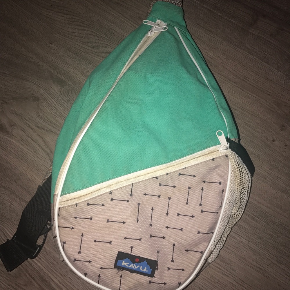 Kavu sling bag teal with arrows